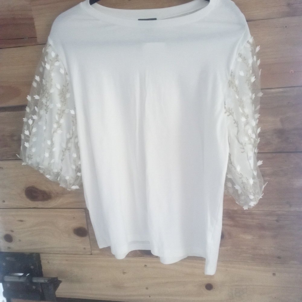 White Floral Appliqué Sleeve Blouse